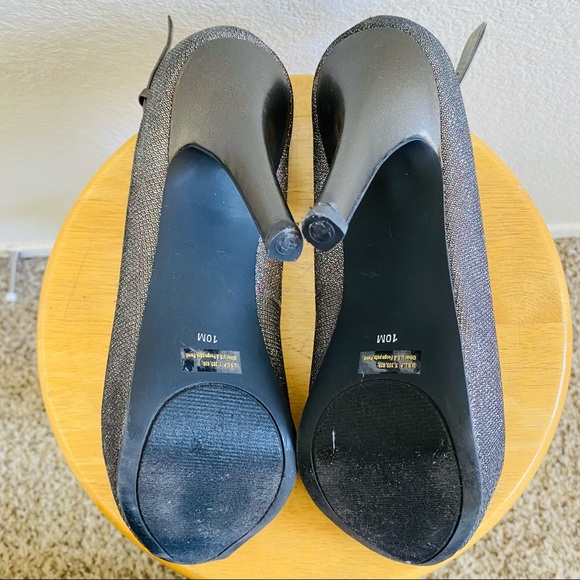 Guess Gray Shimmery Ankle Strap Peep Toe Heels Size 10 - Picture 6 of 7